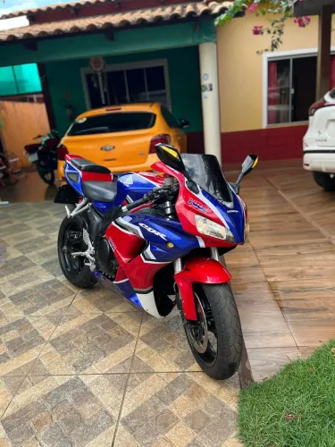 CBR 1000RR FIREBLADE 