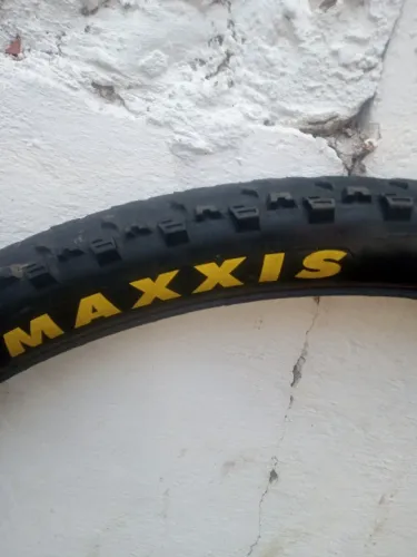 Peneu MTB