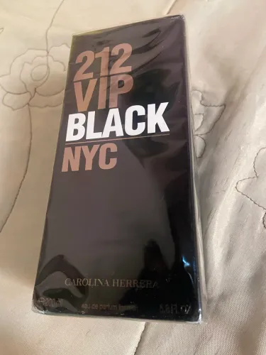 Perfume 212 VIP Black Masculino