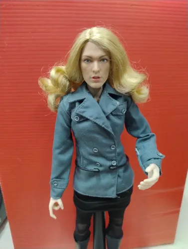 Milla Jovovich escala 1/6 ñ hot toys