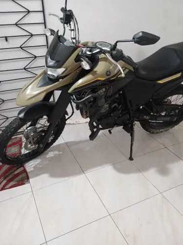 Lander 250 Completa - 15.400 km - Impecável