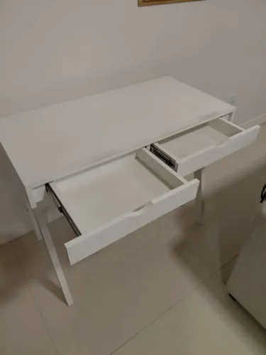 Escrivaninha TokStok 90x45 com 2 gavetas