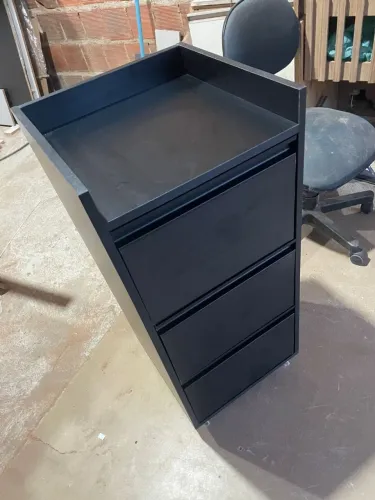 Gaveteiro preto 