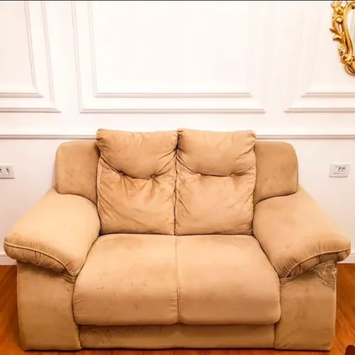 Sofá bege 2 lugares confortável estofado