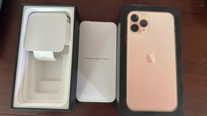 Iphone 11 pro 256gb praticamente zerado!