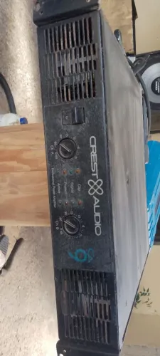 Vendo amplificador crest áudio 