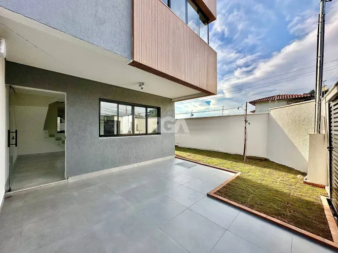 CASA GEMINADA COM 3 QUARTOS (1 SUÍTE) E 2 VAGAS PLANALTO