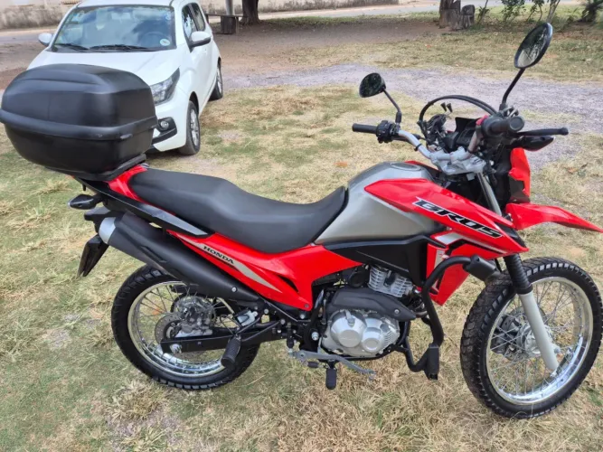 Vendo moto semi nova 