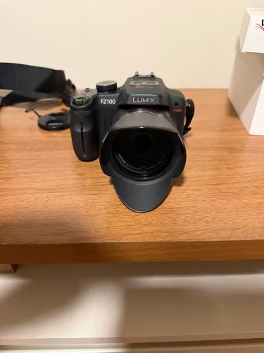 Panasonic Lumix DMC-FZ100
