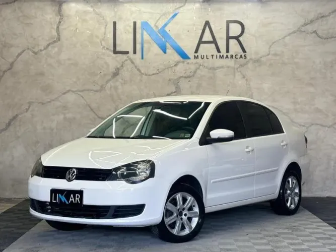 Volkswagen Polo Sed. Comfort. 1.6 MI Tot. Flex 8V 2013