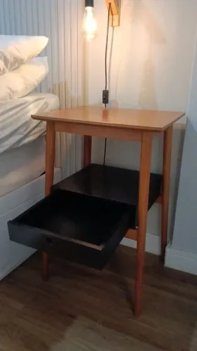 Mesa de cabeceira tok stock madeira com preto