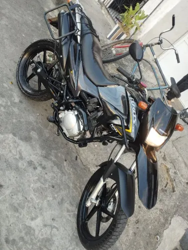 Vendo e troco por moto de menor valor , Broz 2012 em dias no ponto de tranferir