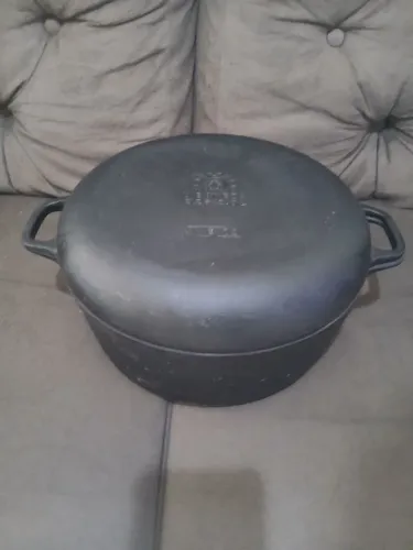 Panela de ferro fundido 5.6 litros nova