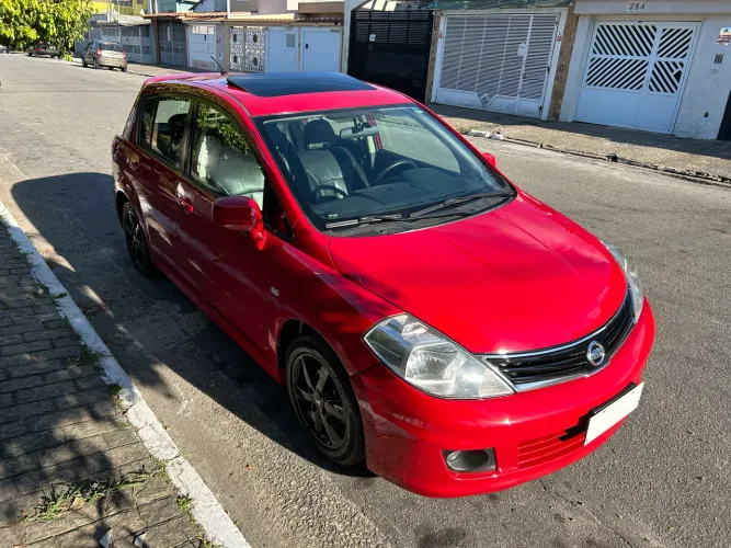 Nissan Tiida SL 1.8/1.8 Flex 16V Aut. 2012
