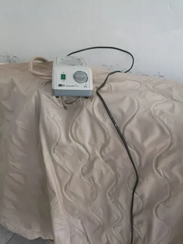 Vendo uma Cama Hospitalar com Colchão Pneumático Antiescaras
