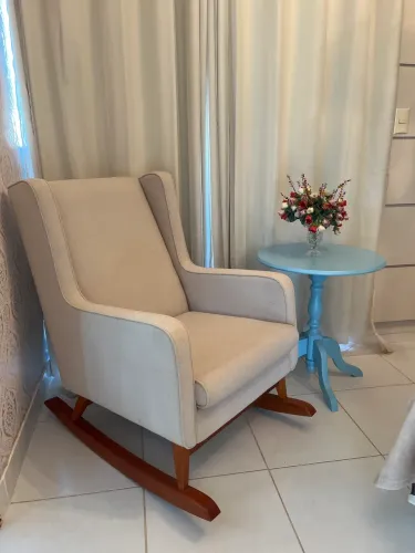 Vendo poltrona de balanço seminova