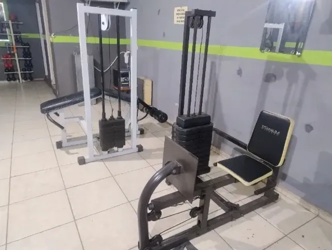 Aparelhos de musculação