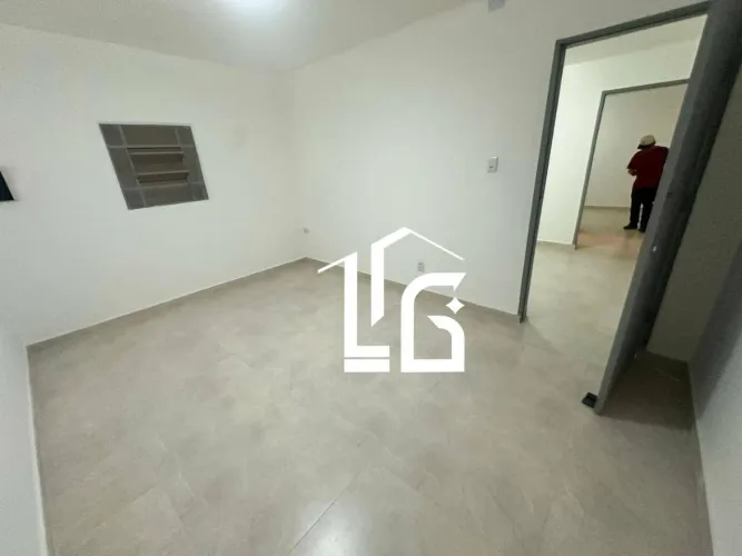 Casa com 3 dormitórios à venda, 180 m² por R$ 400.000,00 - Vila Carmosina - São Paulo/SP