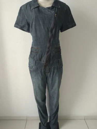 Macacão Jeans Feminino Arrumadinho Tam _ 42 no Precinho