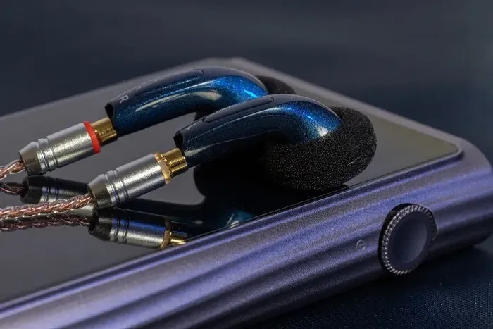 Fone Earbud Groove V1 + Cabo destacável + Estojo