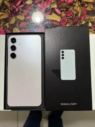 Samsung Galaxy S24 Plus + Galaxy Watch4