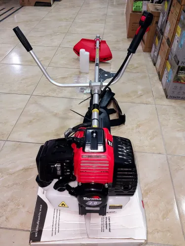 Roçadeira Toyama 52cc e 2hp Nova e com garantia 