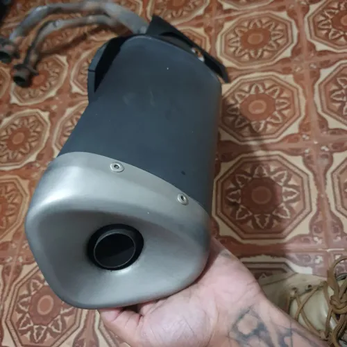 Vendo ponteira de escapamento original R3 e mt 03