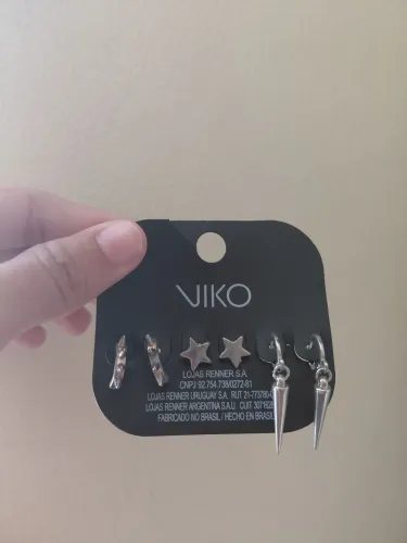 Brincos da Renner Viko