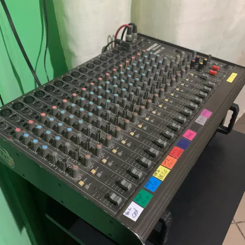 Vendo mesa de som de 16 canais