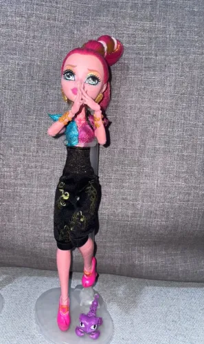 Gigi basica Monster high