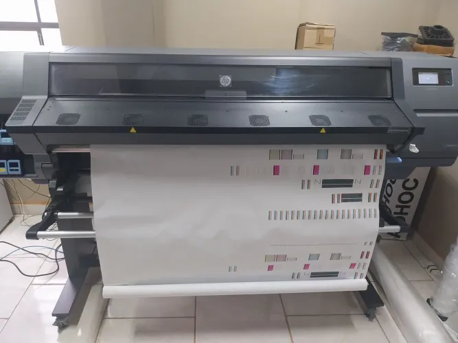 Plotter de impressão e recorte HP