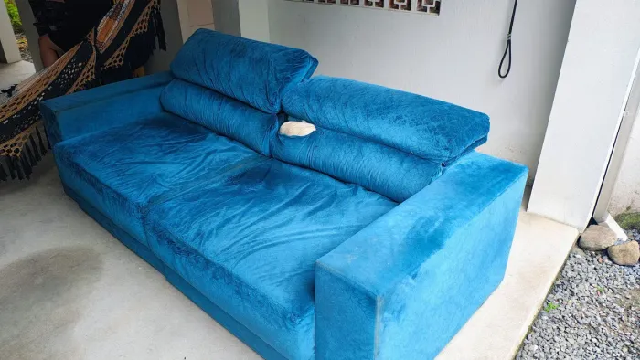Doa-se sofá retrátil 2,20m... Retirar no local