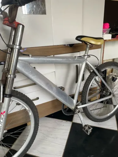 BICICLETA QUADRO DE ALUMÍNIO