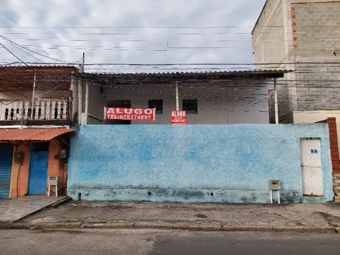ALUGUEL: Casa na Rua Muzambinho - São Geraldo - Campo Grande - RJ 