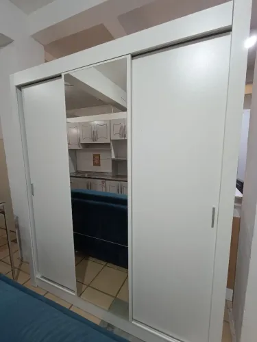 Roupeiro com 3 Portas de Corre