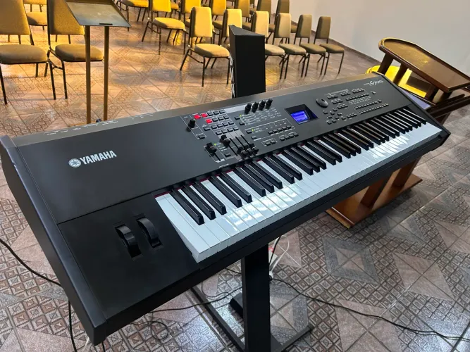 Yamaha s70xs