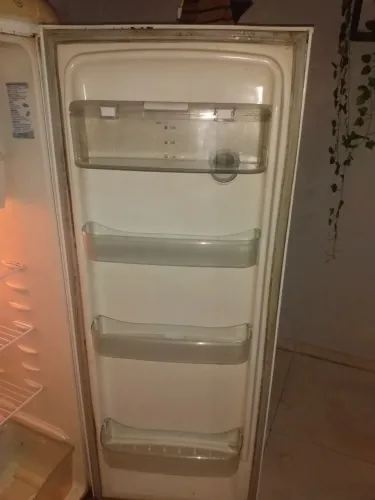 Vendo geladeira Electrolux 