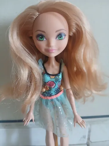 Ever after high- Rara Ashlynn Ella Filha da Cinderela