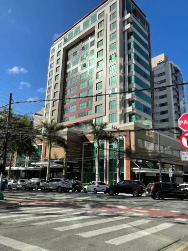 Sala Ampla com vaga no Koerich Empresarial no Centro de Florianópolis