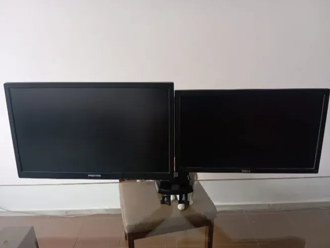 2 MONITORES + SUPORTE ARTICULADO ---> VENDO OU TROCO