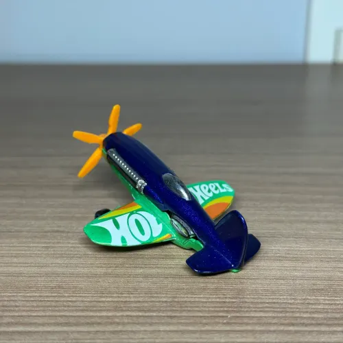 Hot Wheels avião e helicóptero 