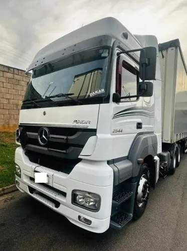 Mercedes-Benz Axor 2544 - Teto Alto - Baixa KM - Suspensão de bolsa - Raridade