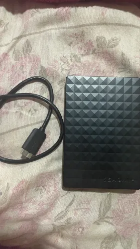 Hd externo Seagate 1tb - acompanha capinha