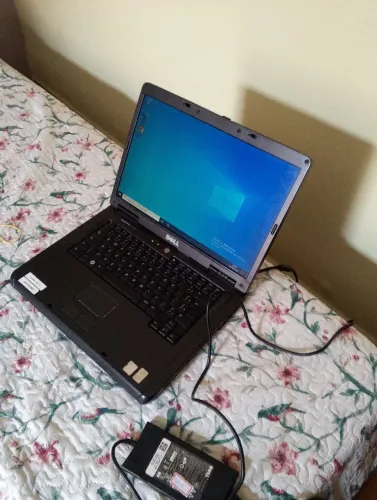 Dell Vostro 1000 15,4" AMD - Liga e Funciona - Teclado com Falha