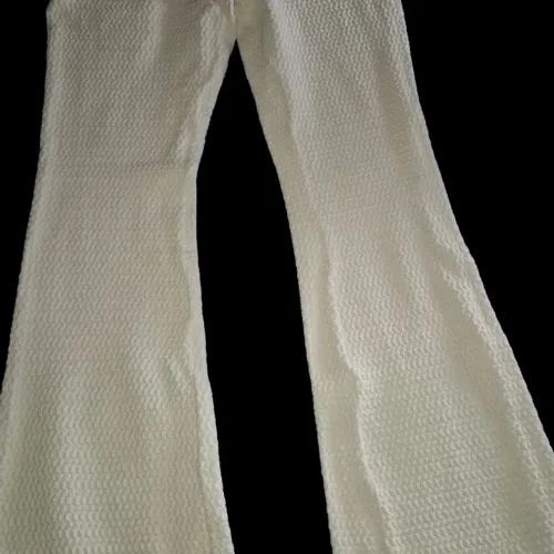 Calça branca, nova, algodão com elastano, n°44, $60. 