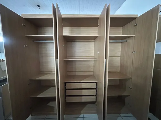 Guarda roupa novo 6 portas espaçoso 2.40 mt ?..