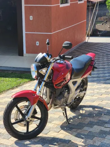 Esta nova moto toda revisada