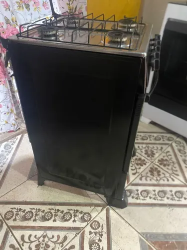 Vende-se fogão atlas fucinando perfeitamente as 4 bocas eo forno