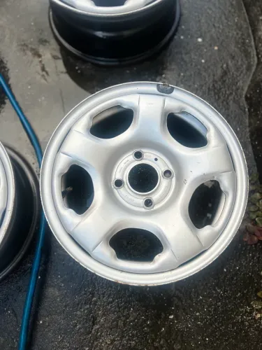 Jogo de Roda Ferro Aro 15 Ford Ka, Ecosport?