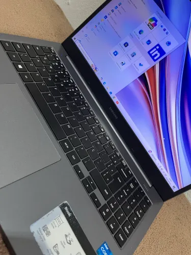 Notebook Samsung book - Core i5 / 256GB / 8GB RAM.
